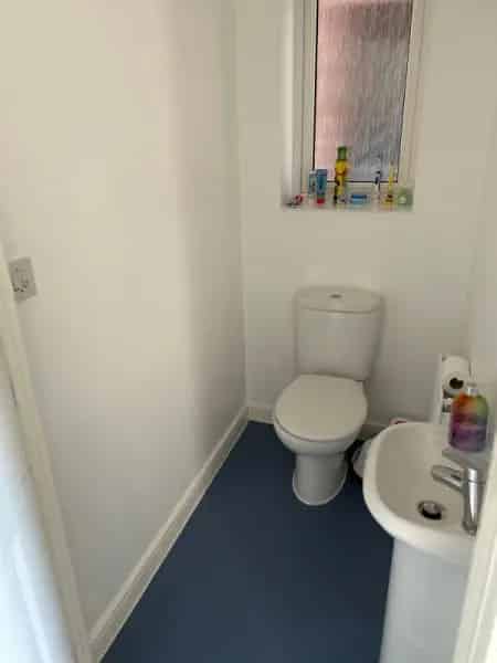 New Build Property Near City Centre with Park and Shops