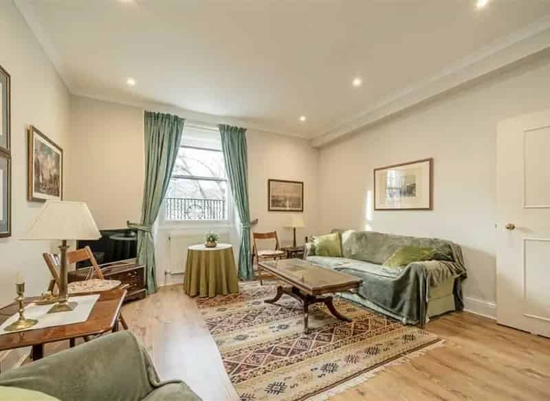 One Double Bedroom Apartment near Lancaster Gate and Paddington
