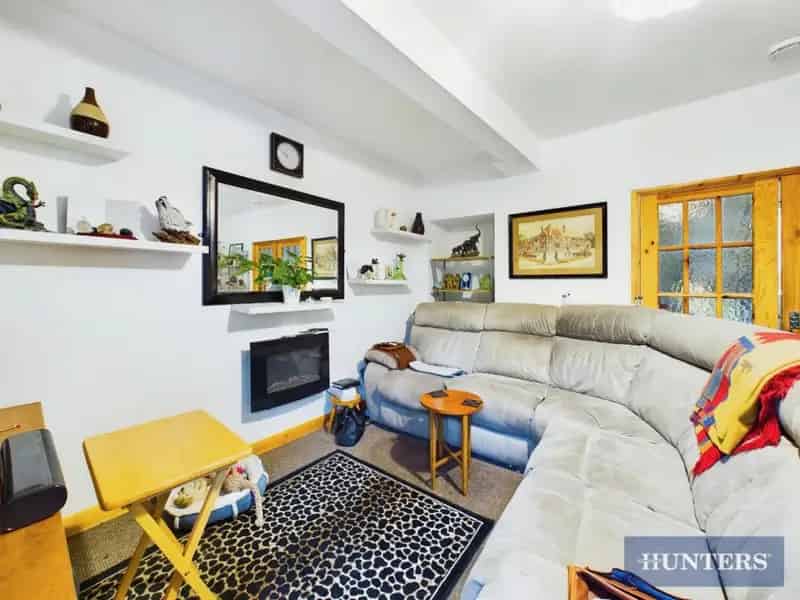 3 Bedroom Detached Cottage For Sale in Scarborough
