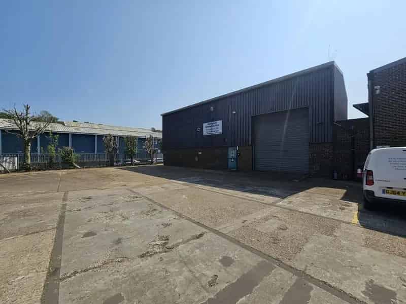 Light Industrial Warehouse Unit For Sale