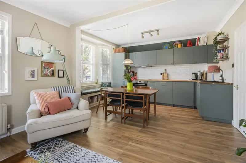 3 Bedroom Maisonette for Sale in Brighton