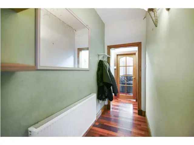 2 bedroom flat  for sale