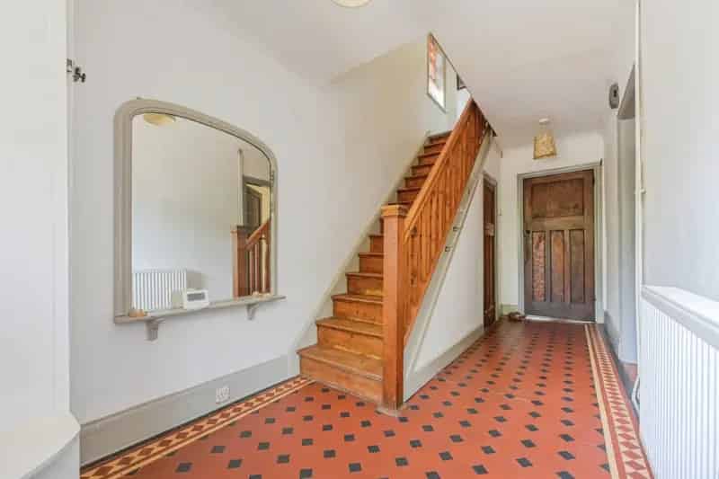 Spacious 3-Bed Semi-Detached Home Near Uttoxeter Racecourse