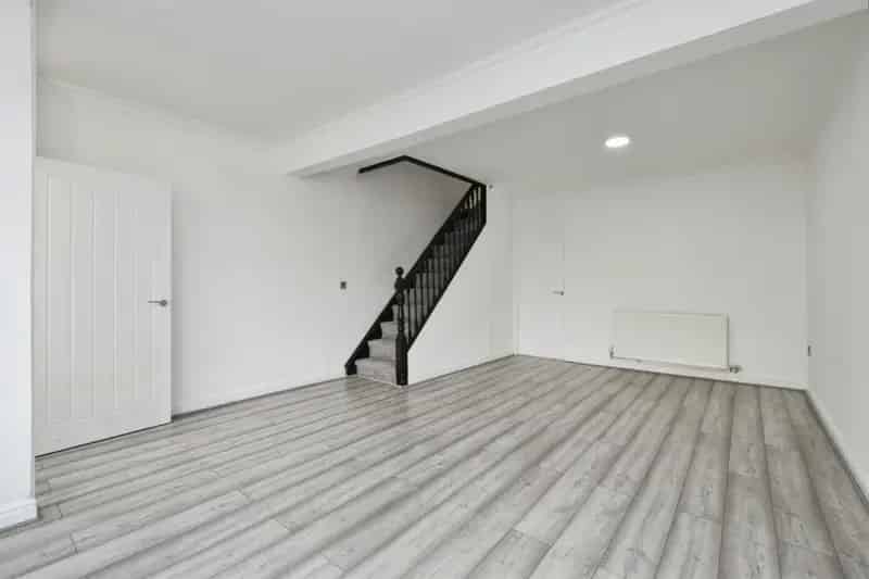 3 Bedroom End Terrace House for Sale