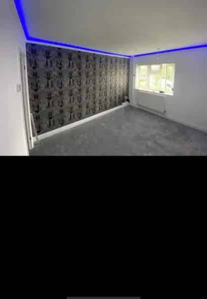 Spacious 1 Bedroom Flat with Private Garden and Balcony