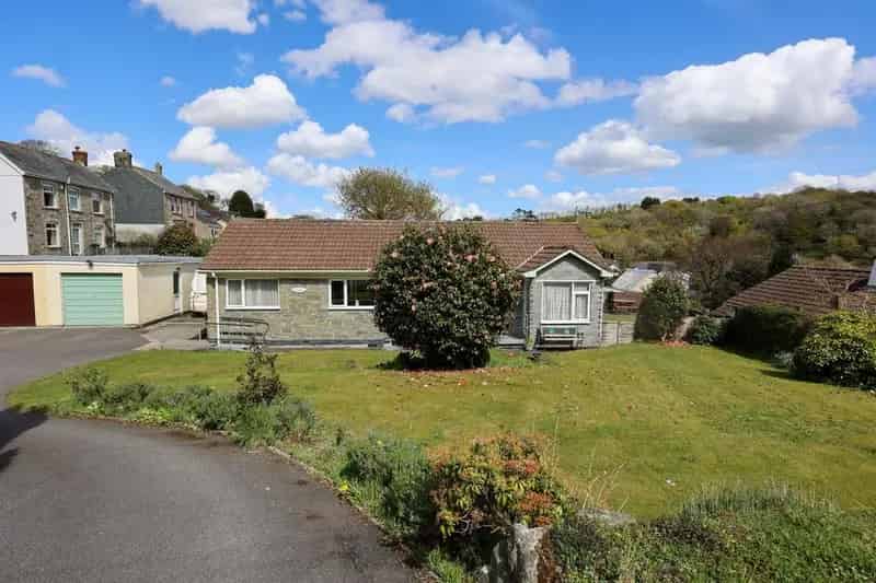 2 Bedroom Bungalow For Sale