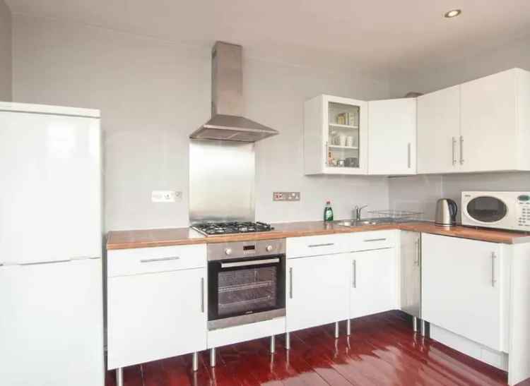 Flat For Sale in Fordwych Road, London, England