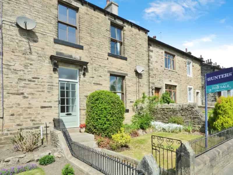 2 Bedroom Victorian Cottage For Sale in Skipton