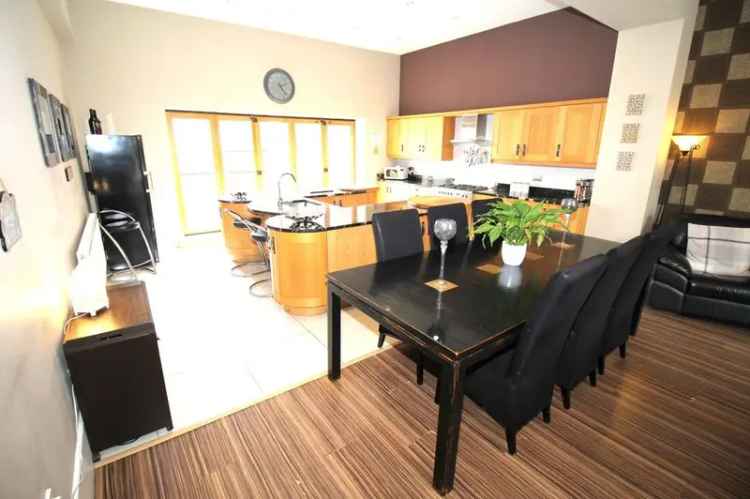 4 Bedroom Semi Detached House with Granny Flat for Sale