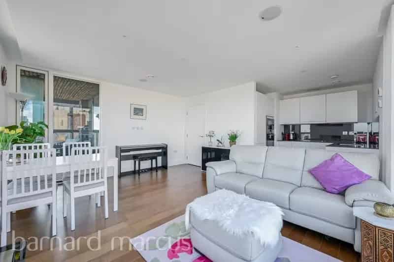 Flat For Sale , London, England
