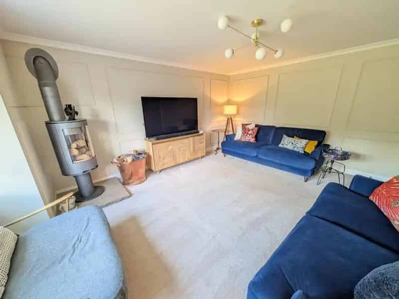 5 Bed House for Sale - Modern Family Home with Garden and Garage