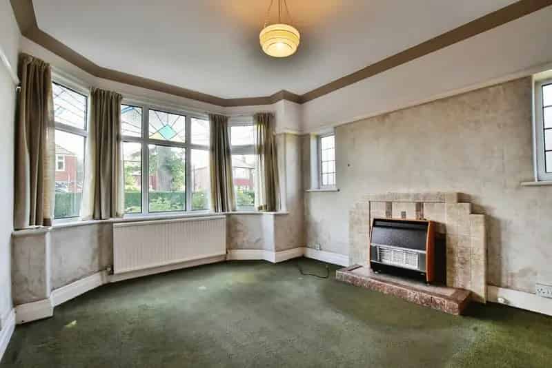 3 Bedroom Detached House for Sale in Sale Greater Manchester