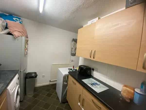 Ground Floor Flat 2 Bedrooms Own Front Door Quiet Location