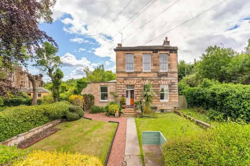 2 Bedroom Flat for Sale in Edinburgh