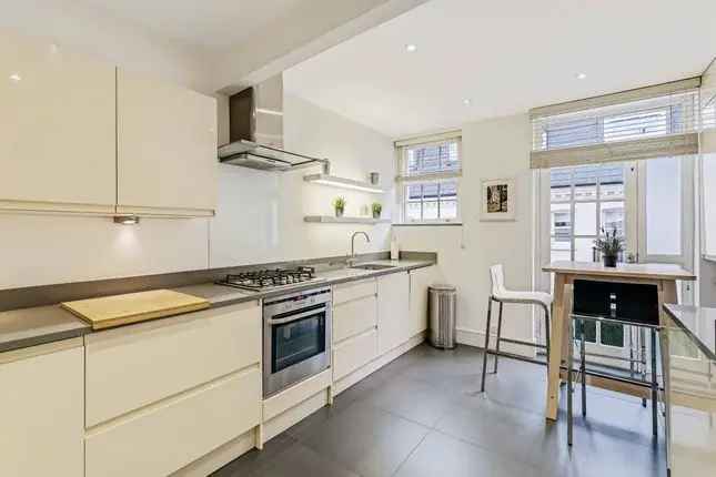 Mews house to rent in Queen's Gate Place Mews, London SW7