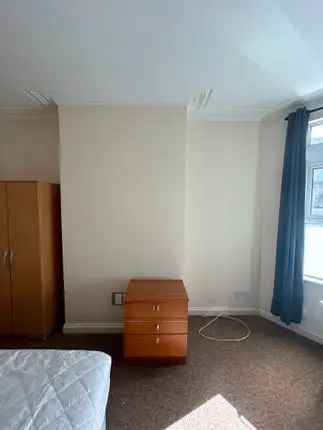 Terraced house to rent in Horfield Road, Bristol BS2