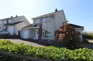 Immaculate Detached Home in Hillsborough - Spacious & Stylish