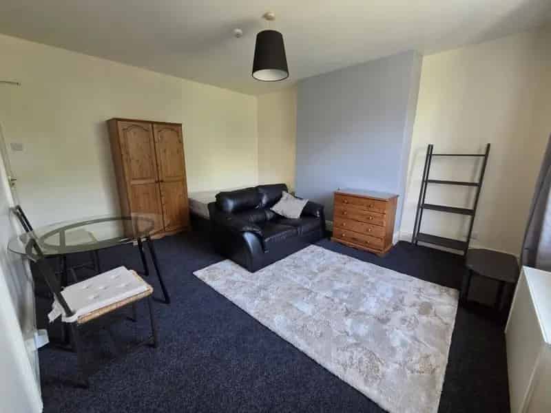 1 bedroom Flat
 To Rent