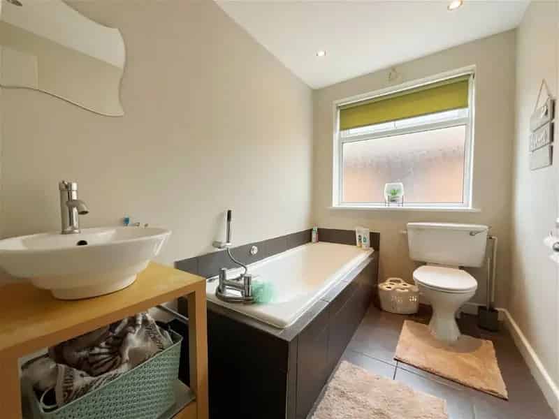 2 Bed House for Sale Southport