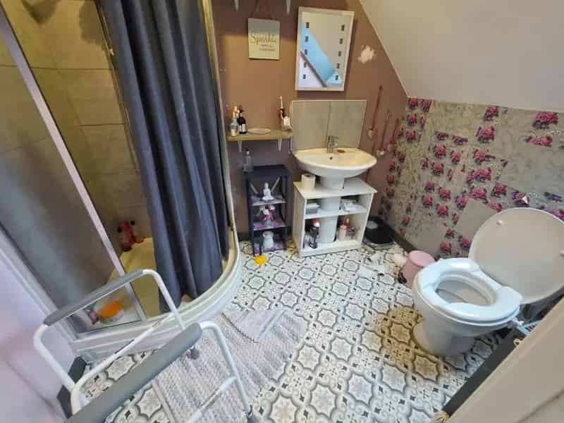 3 bed house for sale