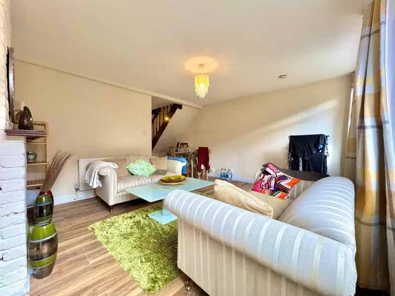 3 Bedroom Flat House to Rent in East London