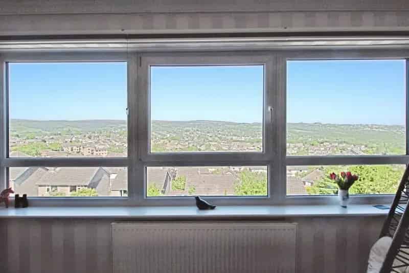 2 Bedroom Flat for Sale Sheffield S17 Incredible Views Garage