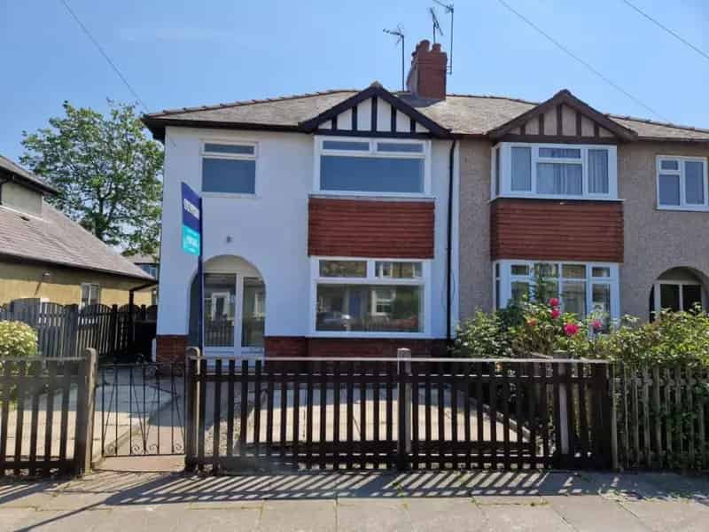 3 Bed House for Sale - Refurbished Family Home