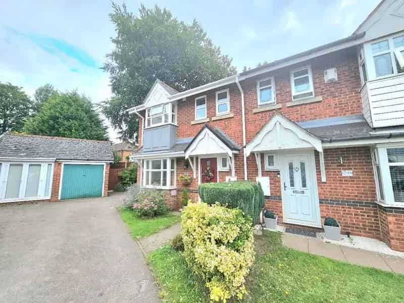 4 Bedroom Semi-Detached House for Sale