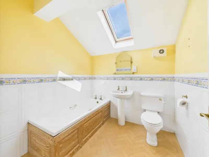 2 Bed Triplex Apartment for Sale in Bingley