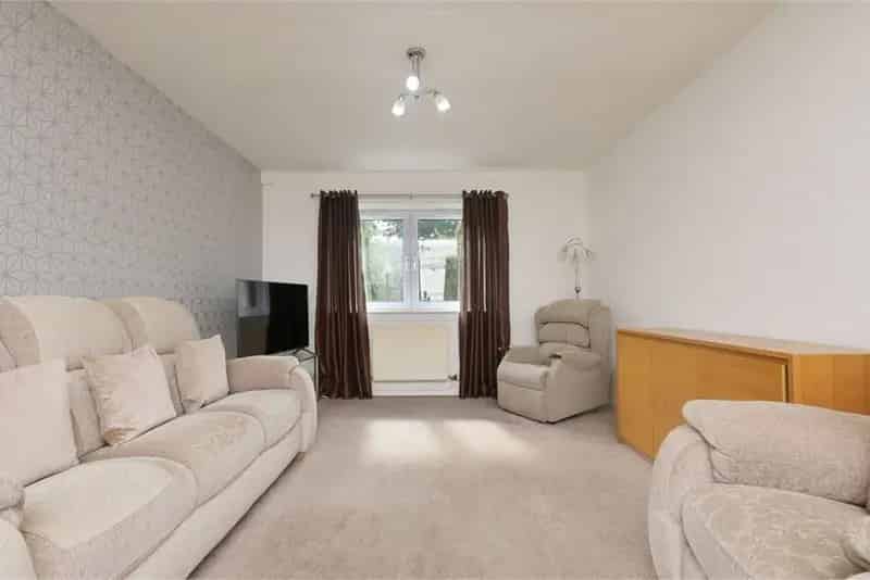 3 Bed Terraced House with Large Garden - Modern Kitchen & 3 Double Bedrooms