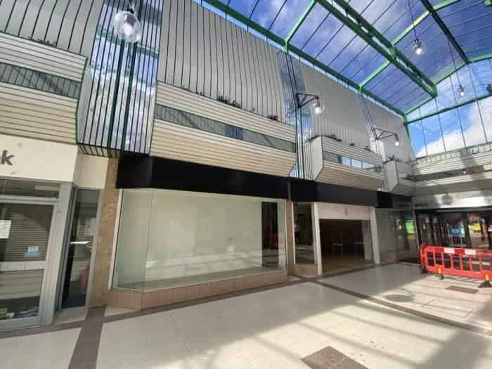 Retail Unit - High Footfall Location - A34 Access