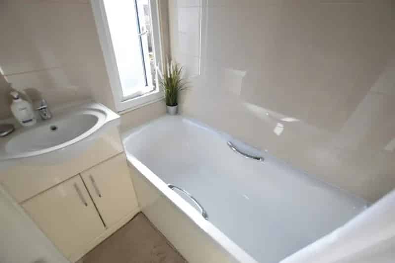 3 Bedroom House For Sale Near Slough Town Centre