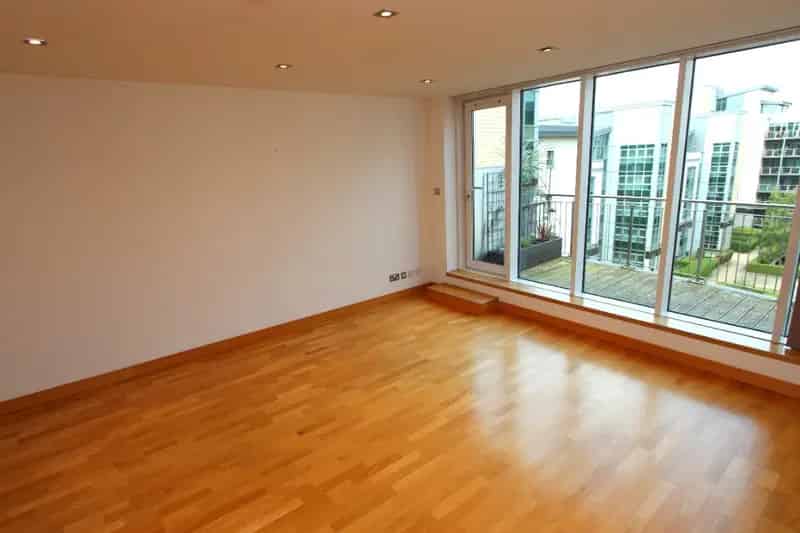 2 Bedroom Penthouse Flat to Rent Newhaven