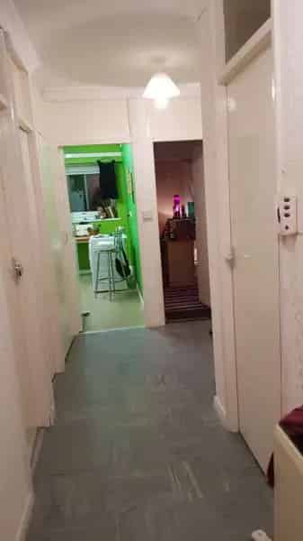 House near Leeds City Centre with Great Amenities