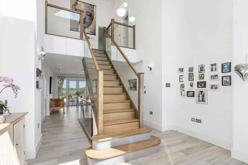 5 Bedroom Barn-Style House with Annex Gym Cinema and Swim Spa