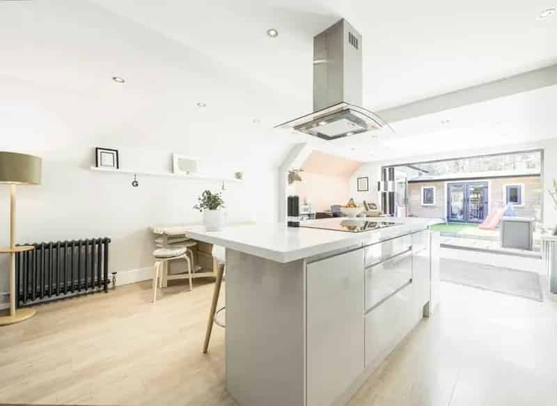 Two Bedroom Period Conversion Flat Melbourne Grove SE22