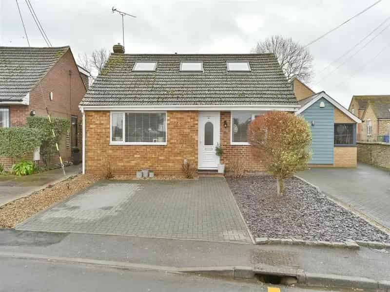 4 bedroom chalet for sale
