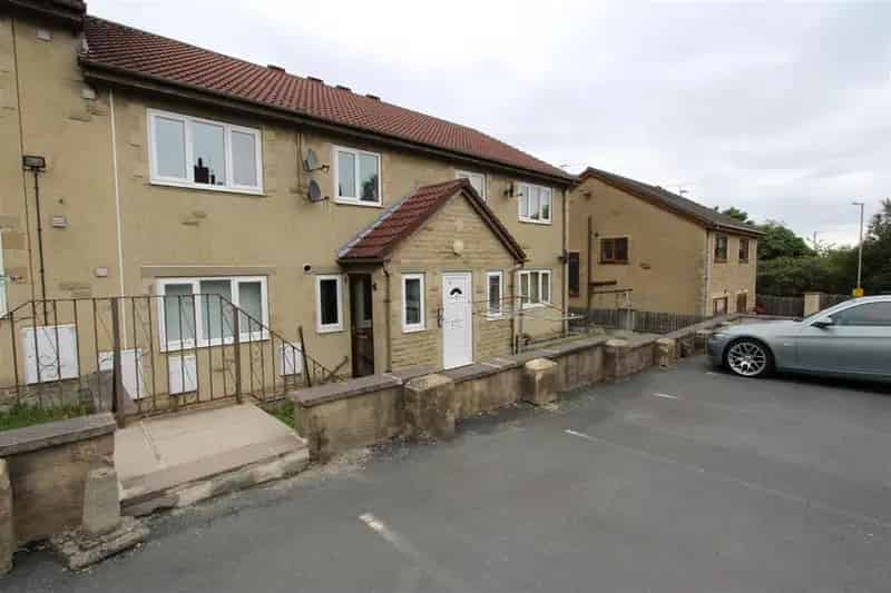 2 Bedroom Apartment to Rent Near Idle Village