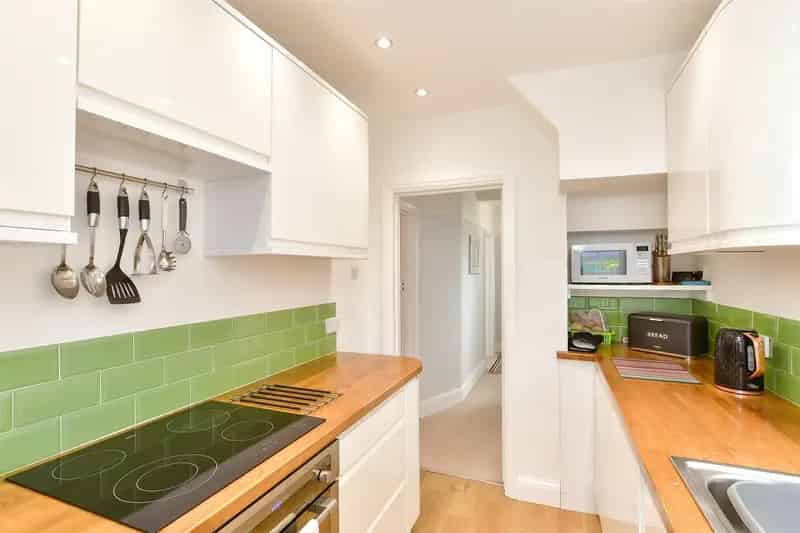 3 Bedroom End Terrace House For Sale
