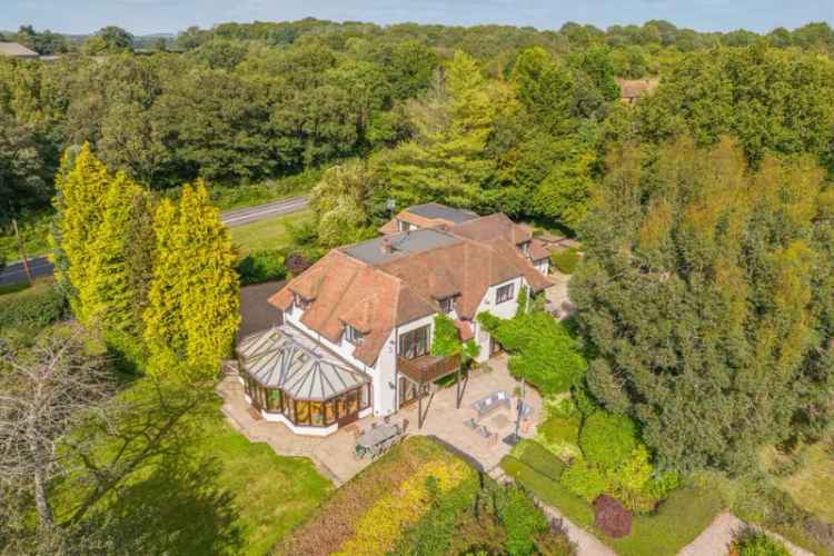 6 Bedroom Detached House with 3 Acres in Chiltern Hills