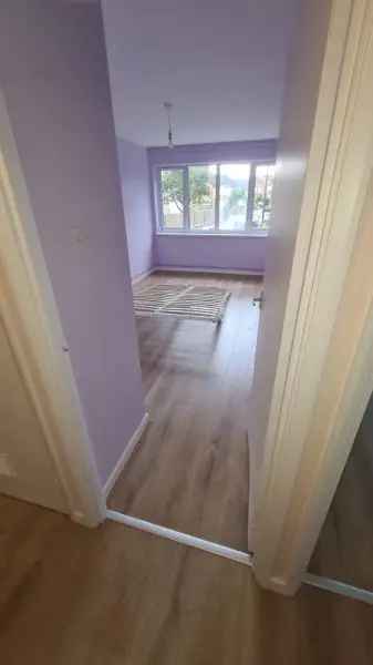 Flat For Rent in Southend-on-Sea, England