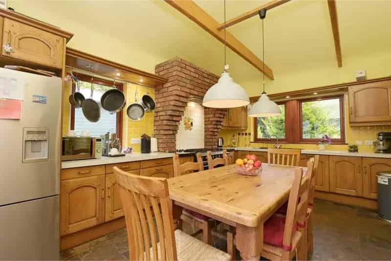 4 Bed Detached House with 3 Reception Rooms and 1.25 Acres of Gardens