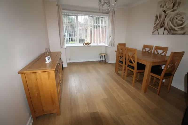 3 Bedroom Semi Detached House Birmingham B26