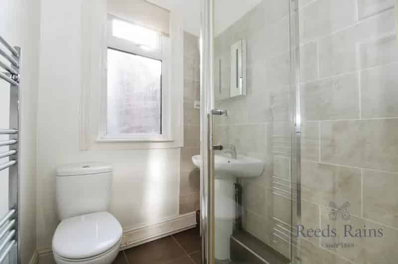 1 Bedroom Mid Terrace House with Commercial Potential - Modern Auction Sale