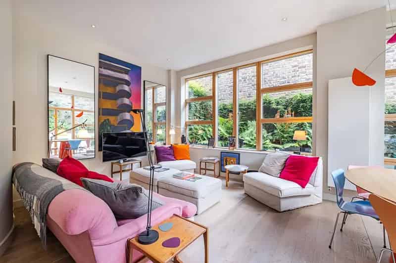 4 Bedroom Mews House for Sale in Clapham Old Town