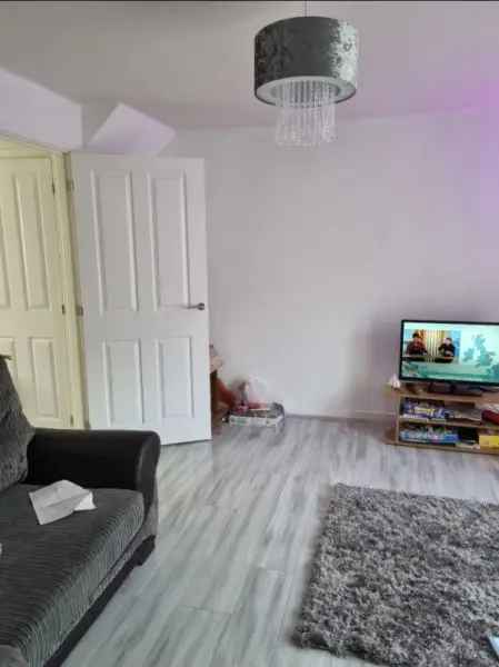 House For Rent in Leeds, England