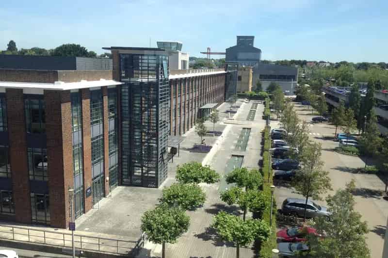 Art Deco Office Suites in Farnborough Business Park