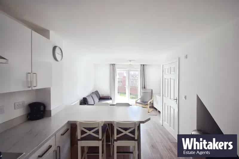 2 bedroom end of terrace house to rent