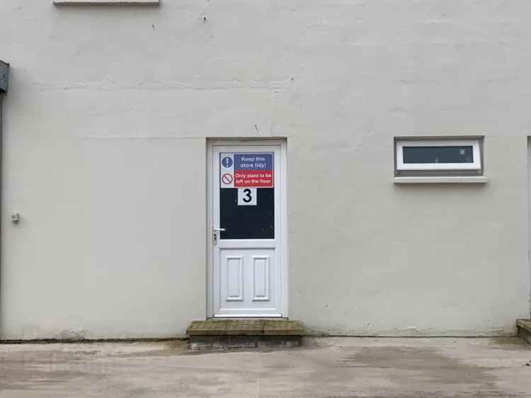 Commercial property For Rent in 25, Manor Farm Road, Southampton, England