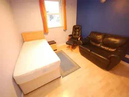 2 Bedroom Furnished Flat Aberdeen - £300 Deposit